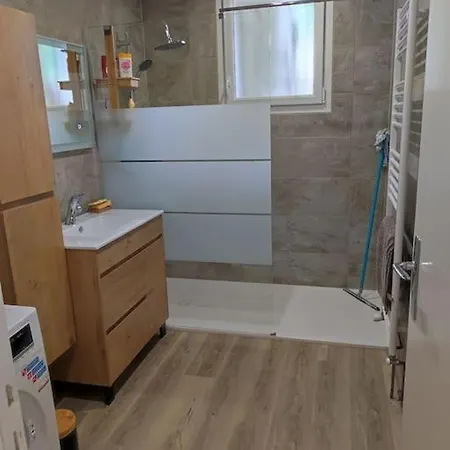 בית נופש Maison Vue Sur Le Bassin, Proche Du Centre *